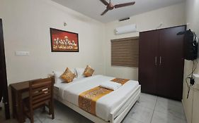 Greenview Royal Stay Near Amrita Hospital Edappally